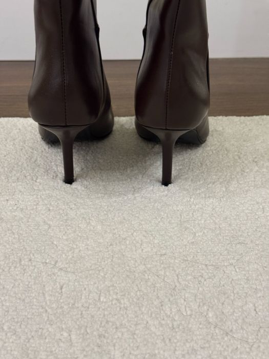 Коричневые сапоги Zara