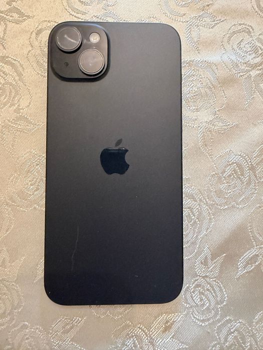 Продавам Iphone 15 Plus