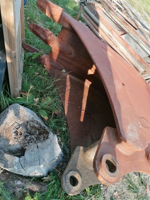 Cupa excavator 600 mm și 1200