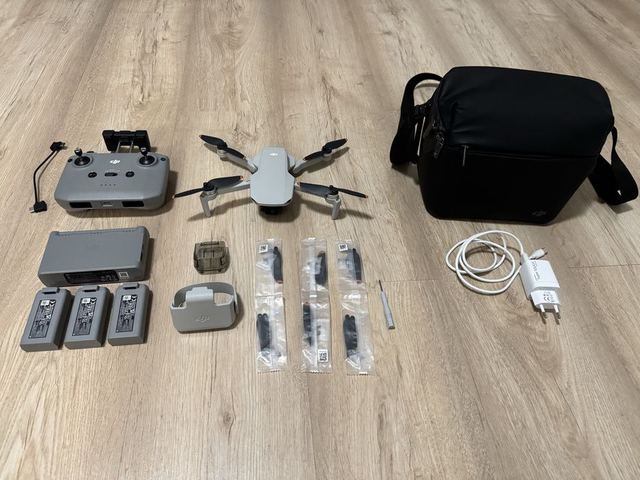 DJI Mini 2 SE FlyMoreCombo