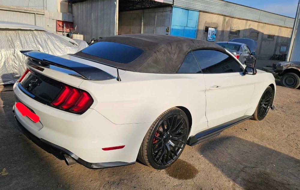 Ford mustang sotiladi!!!