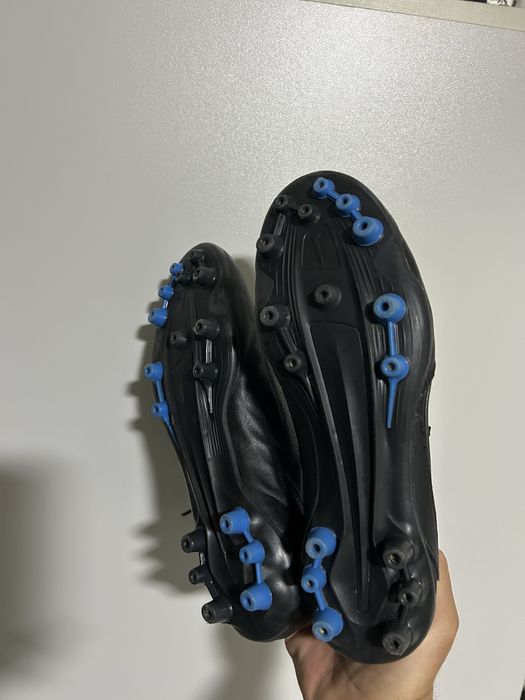 Ghete Nike Legend 9 aproape noi marimea 40