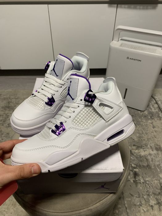 Jordan 4 Retro Metalic Purple