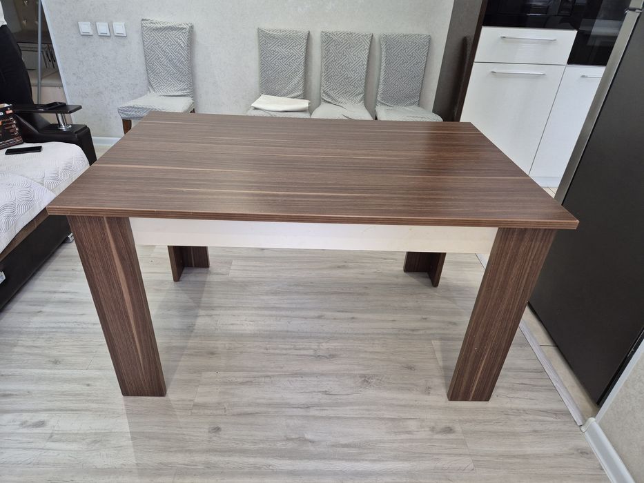 Продаётся стол б/у