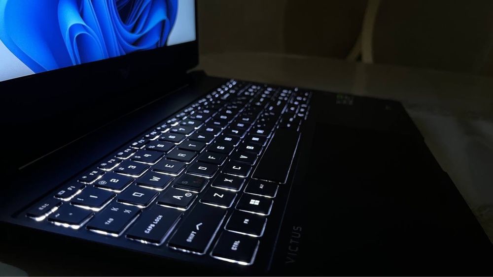 HP Victus - Ryzen 5 - 7535HS / DDR5 8GB/ RTX 2050 4GB