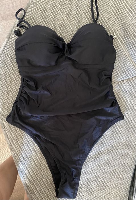 Costum de baie intreg