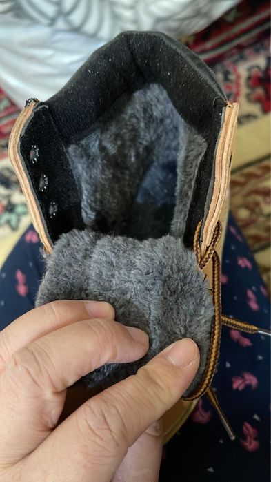 Продам новые ботинки для мальчика