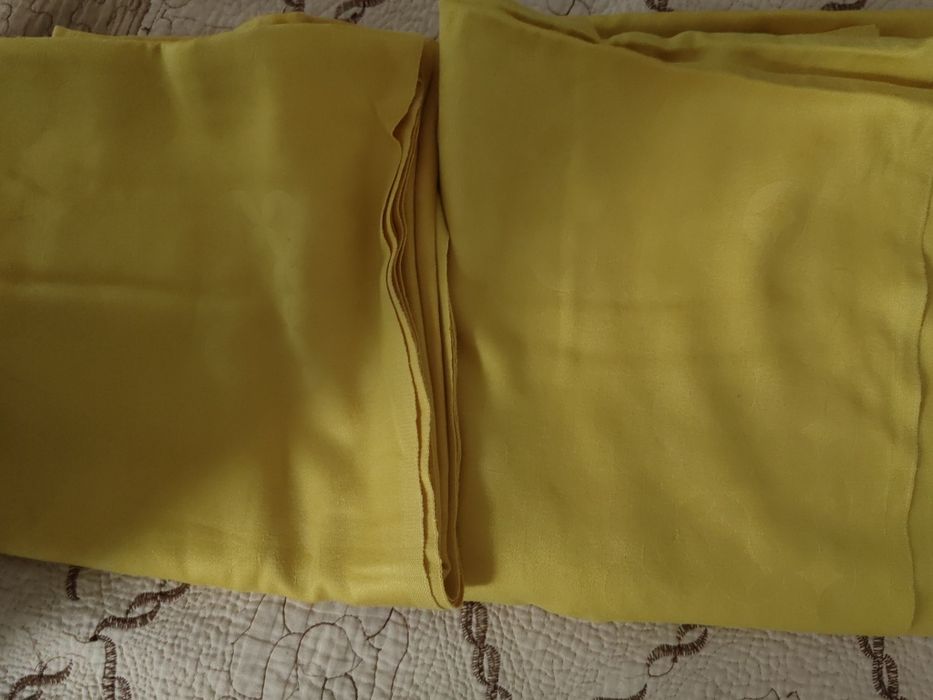 Продаю тся желтые Германские занавеси.