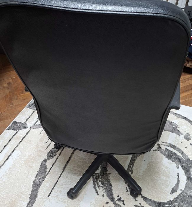 Офис стол перфектен