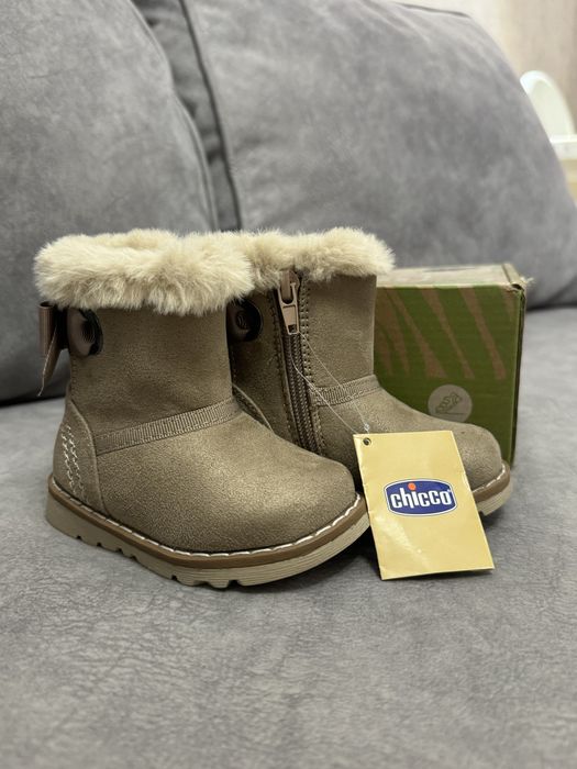 Детские сапоги для девочки