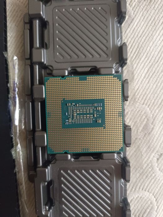 процессор Intel Core i3-10105. Новый!!!