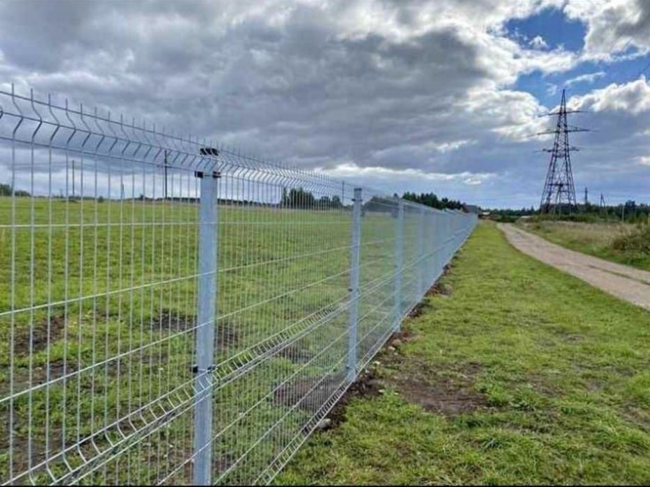 Garduri porți din plasă bordurată