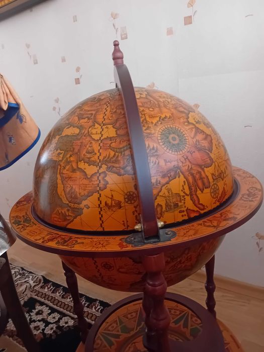 Глобус бар!!! Много добро състояние!!!