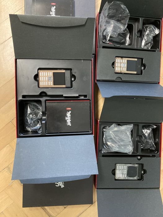 LEVIS Mobile Phone-НОВ