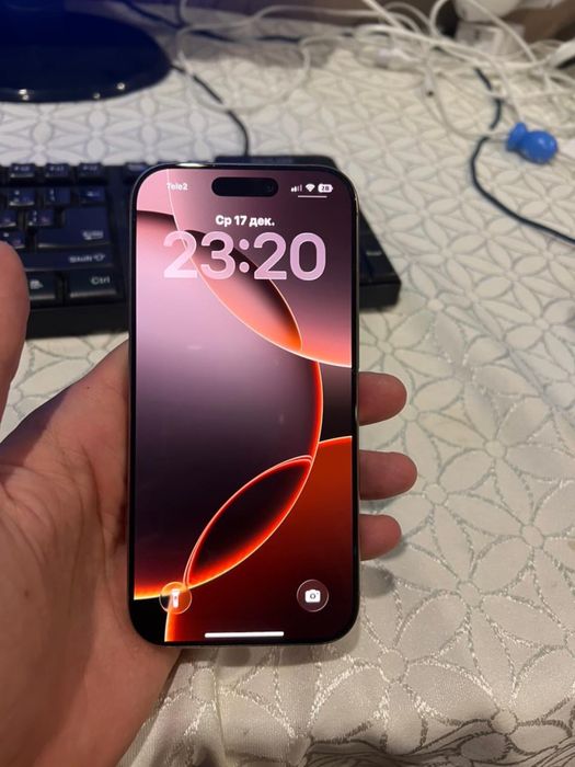 Продам iPhone 16 pro с гарантией
