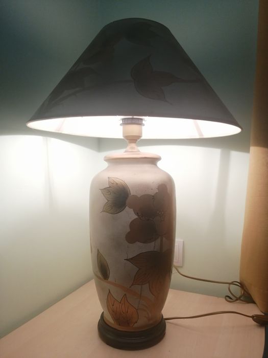 Стилна стайна лампа