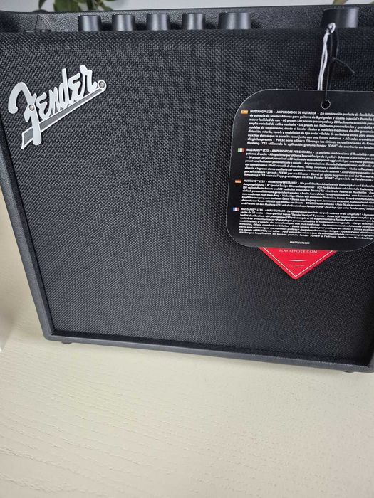 Fender Mustang LT25 Guitar Amp 25‑Watt Combo
