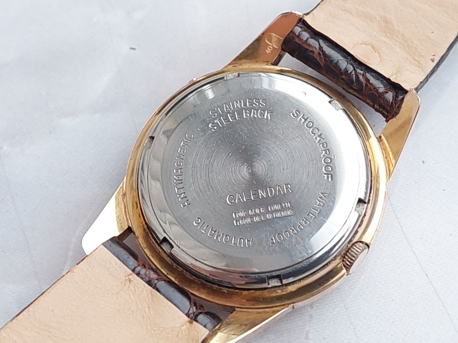 Ceas Piaget Pie Pan Calendar automatic aur otel, colectie