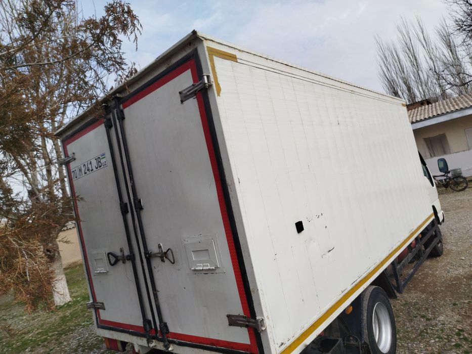 ISUZI SOTILADI MOSHINA ISHLAPTURIPTI 4 ta baloni yangi 2 tasi 60 70 %