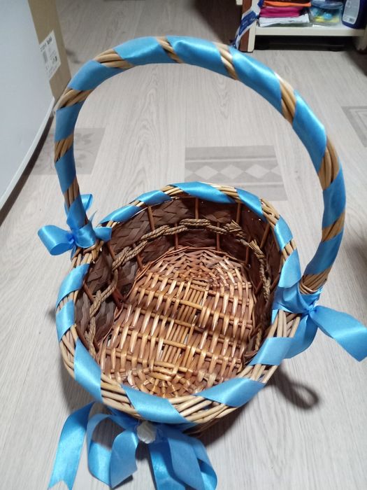 Плетена кошница за крещене