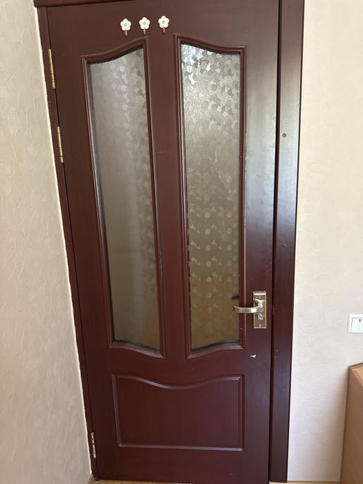 Продается межкомнатные двери с коробкой