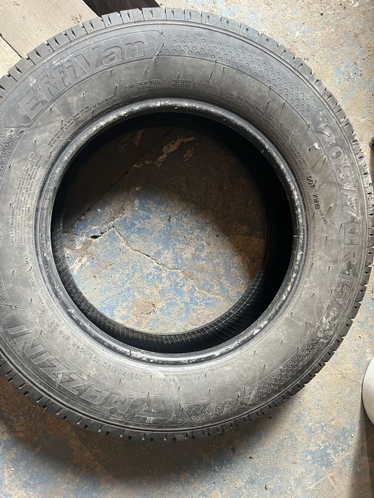 Продам шины 205/70/15c