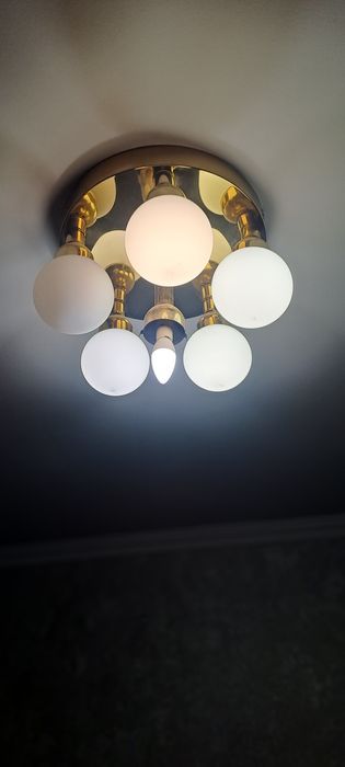 Продам люстру б/у