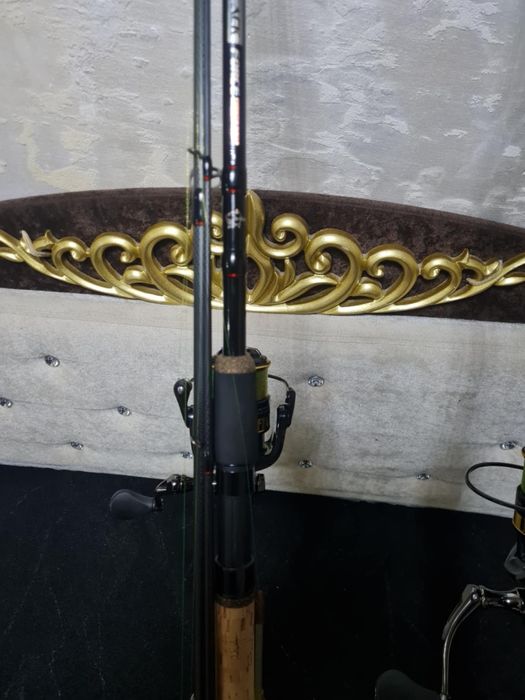 Продавам въдици.