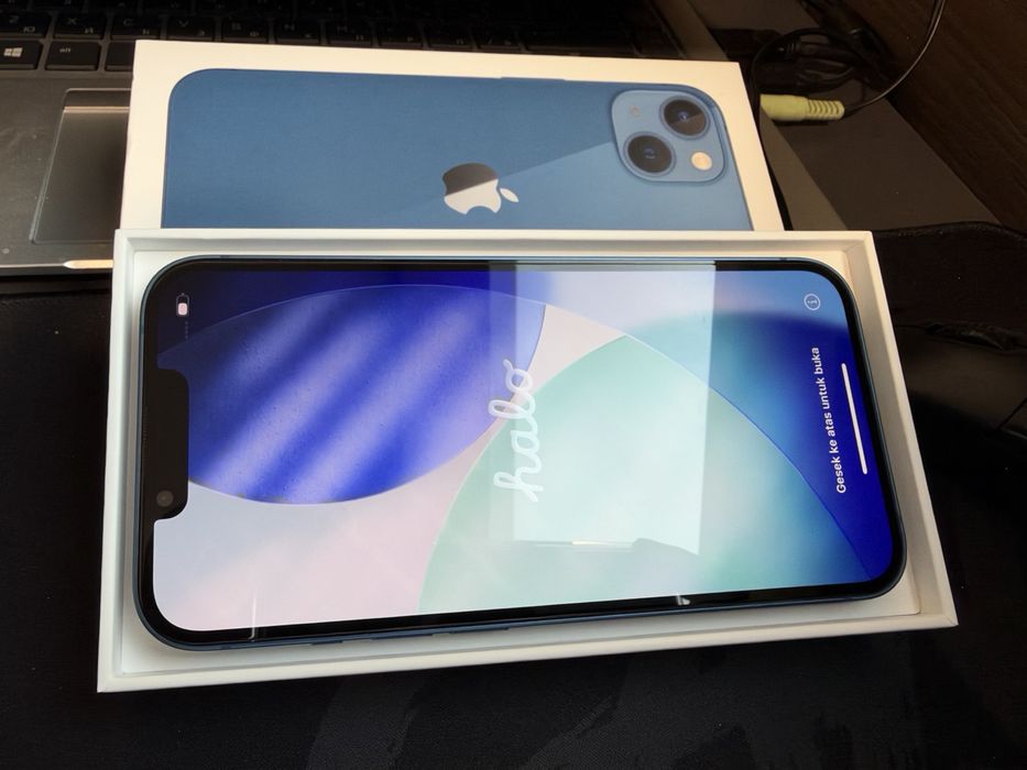 iPhone 13.