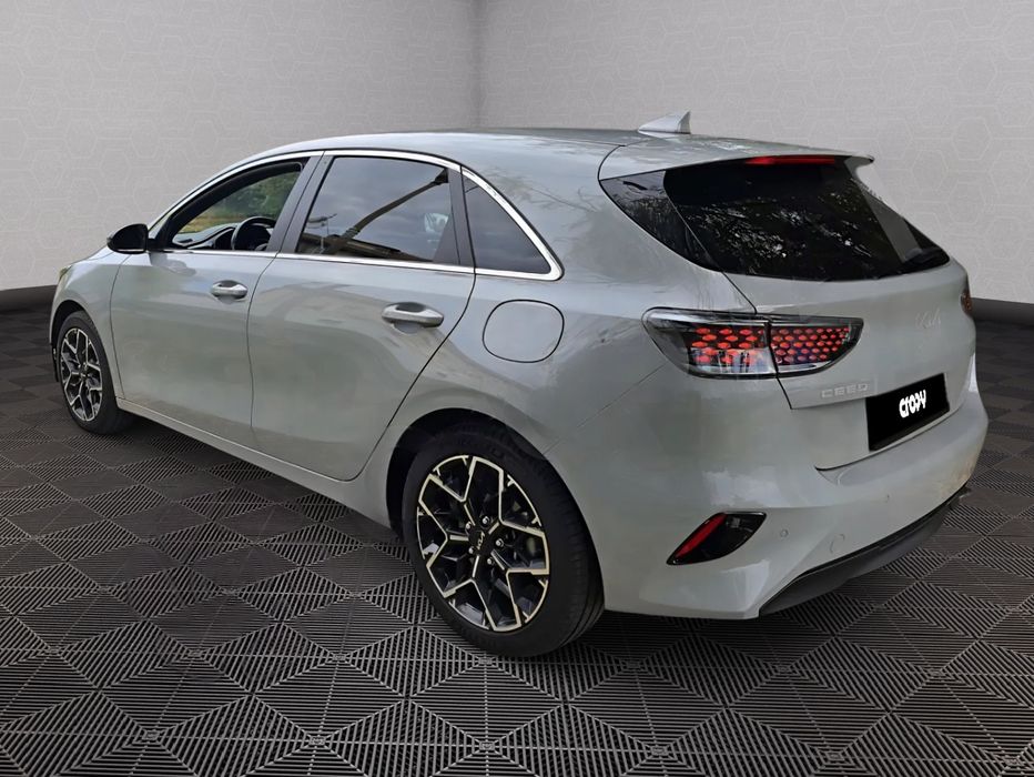 Kia Ceed 2024 1.0cmc 120cp 23000km