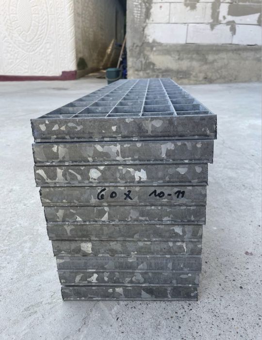 Trepte zincate galvanizate