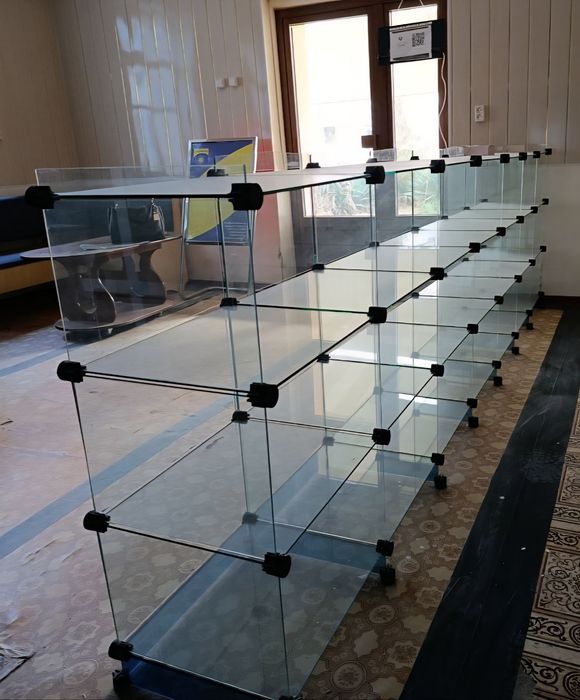 Стеклянная витрина