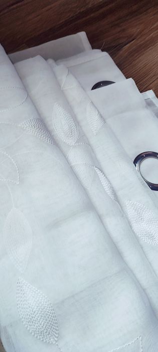 Perdele cu inele alb strălucitor, inserții frunze, doua bucăți