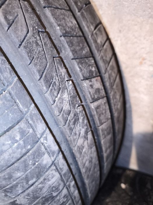 Продавам 4броя летни гуми215/60/16, 2броя Debica, 2броя Hankook,супер