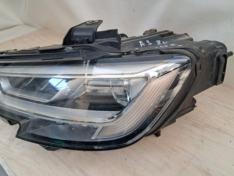 Фар Audi A3 V8 led