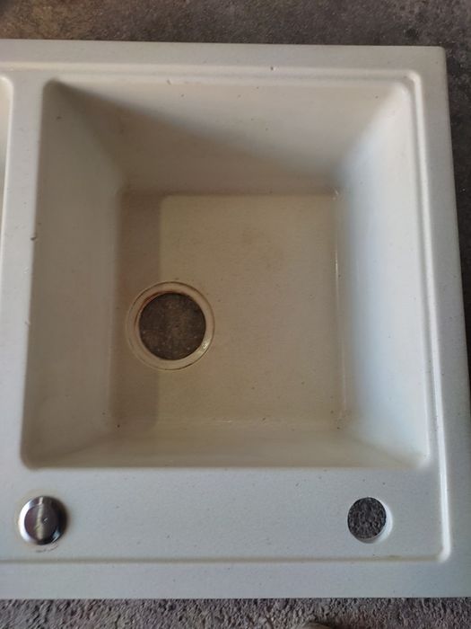 Продам керамическую раковину бу