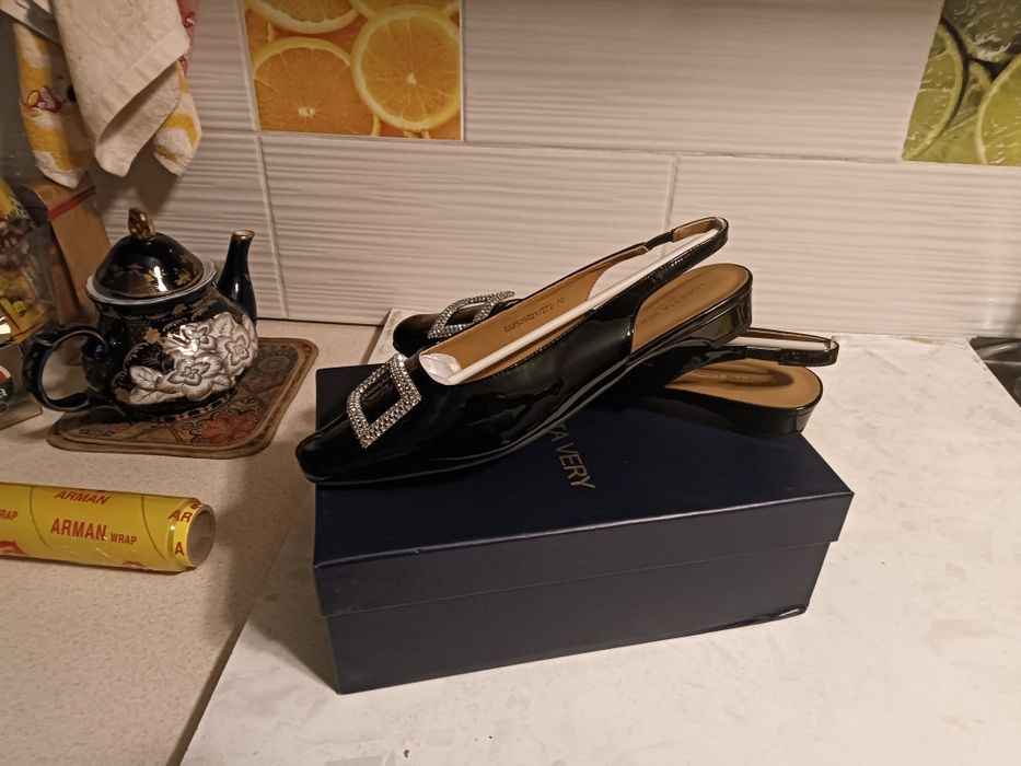 Продам босоножки