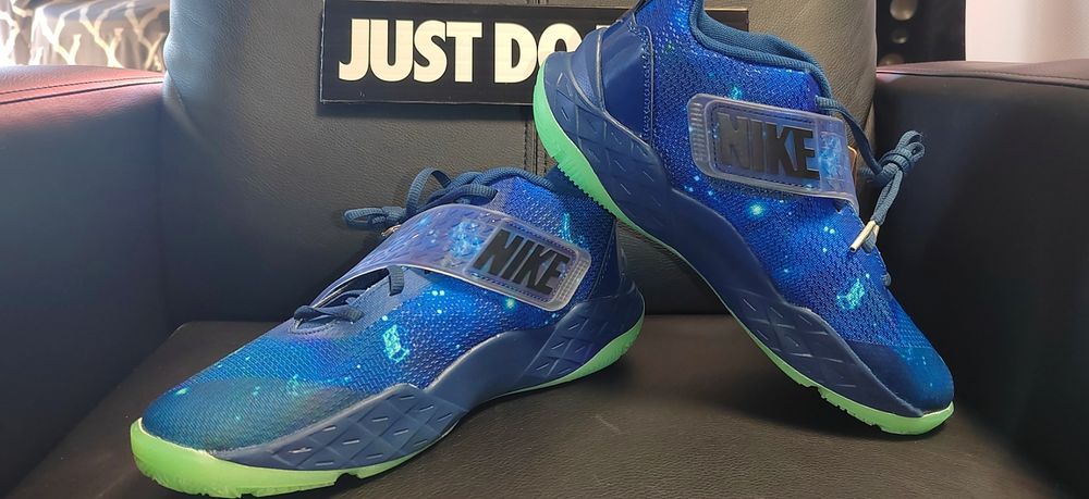 Nike Team Hustle Lego, номер 39