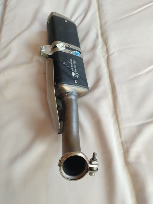 Продавам Ауспух заКТМ Дуке 390 2018 почти чисто нов