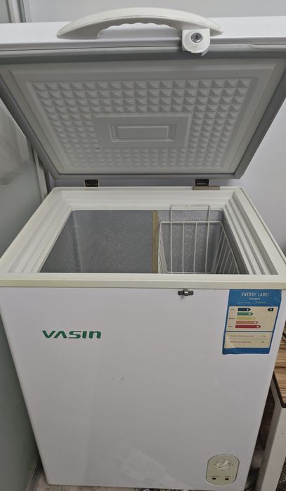 Продам морозильник Yasin