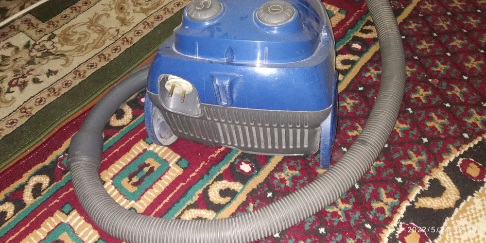 Продается,пылесос Daewoo 1600 w