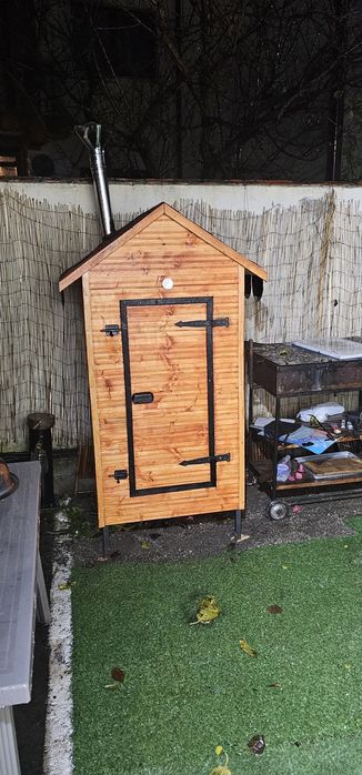 Afumatoare pe structura metalica