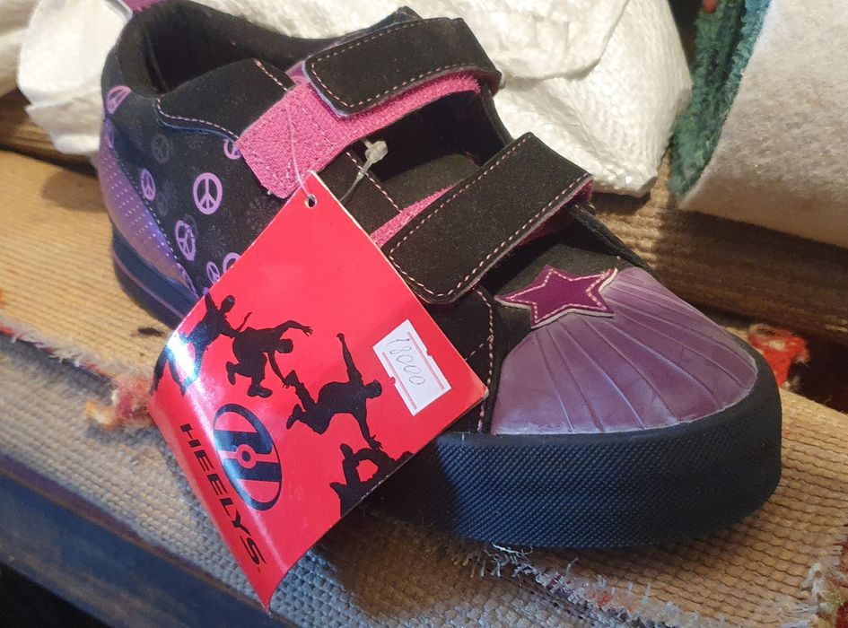 Кросовки с роликами