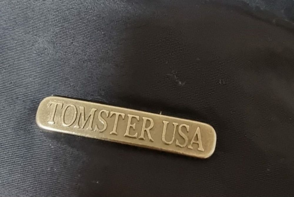 Продам безрукавку двухсторонюю