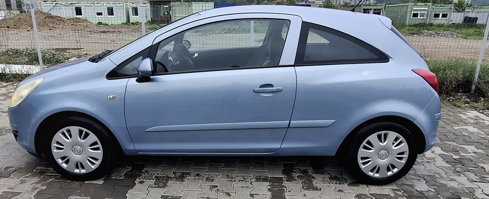 Opel Corsa D  1,2 benzină