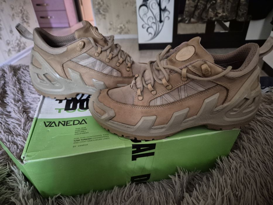 Тактические кроссовки VANEDA (военные)