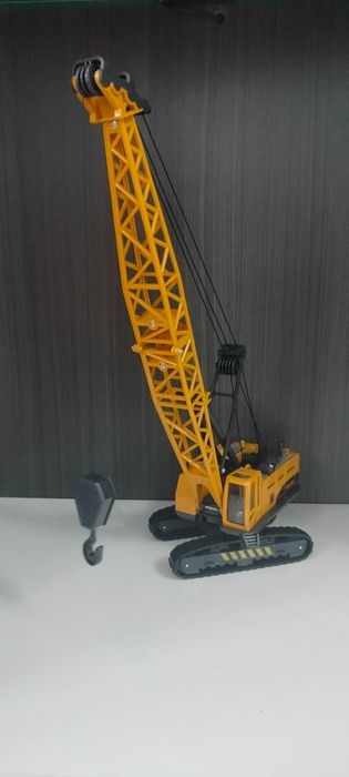 Jucării timp excavator ,macara,motocicleta