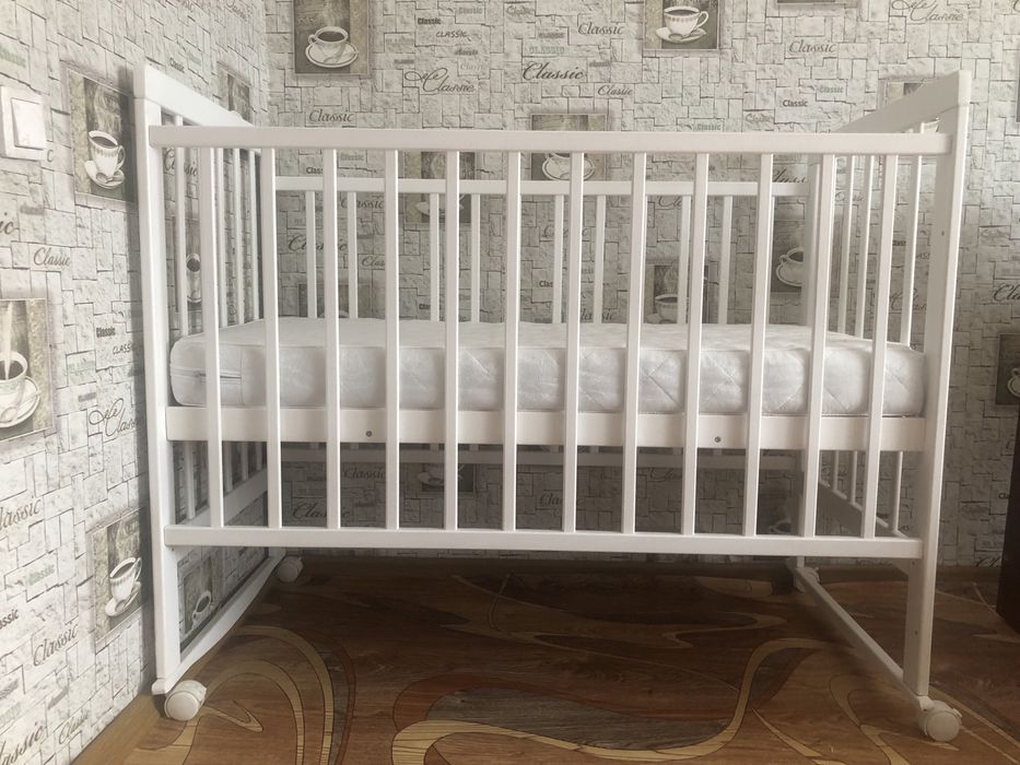 Продам детскую кроватку