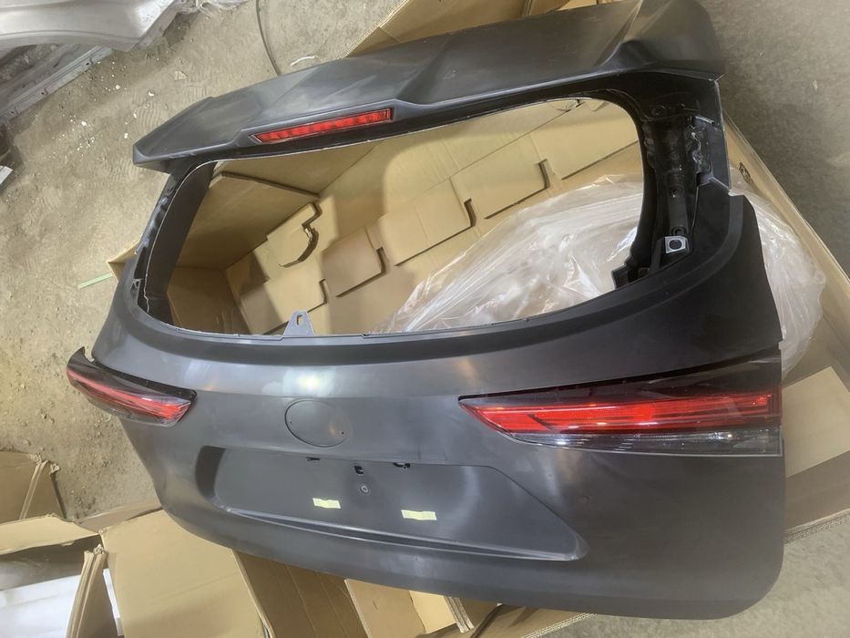 Дверь багажника Тойота Хайландер