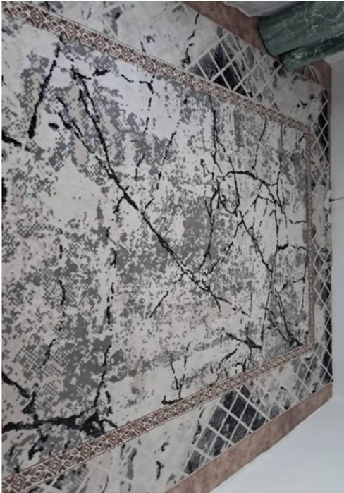 Продаю ковёр в хорошем состоянии